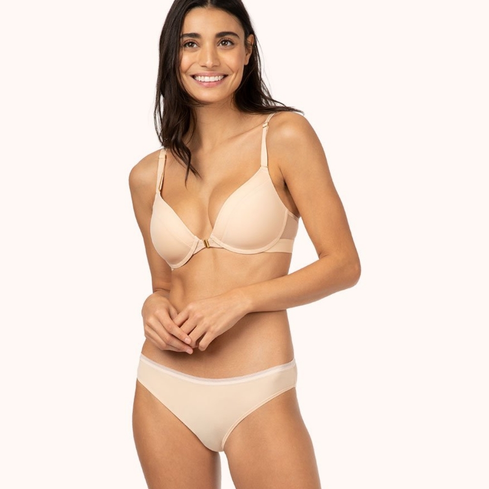 Front clasped no wire bra